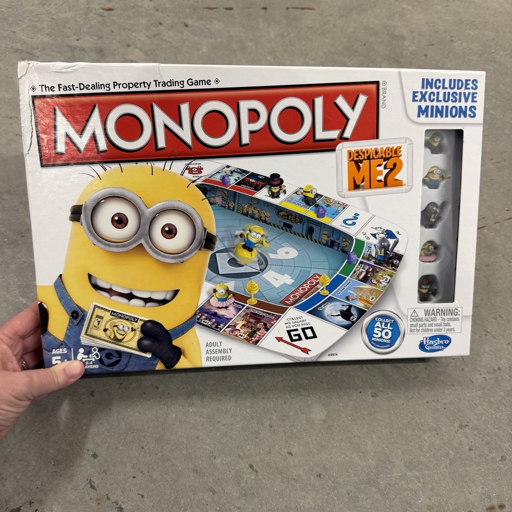 Despicable Me Minion Monopoly Board Game w/ Exclusive Figures Complete 2013!